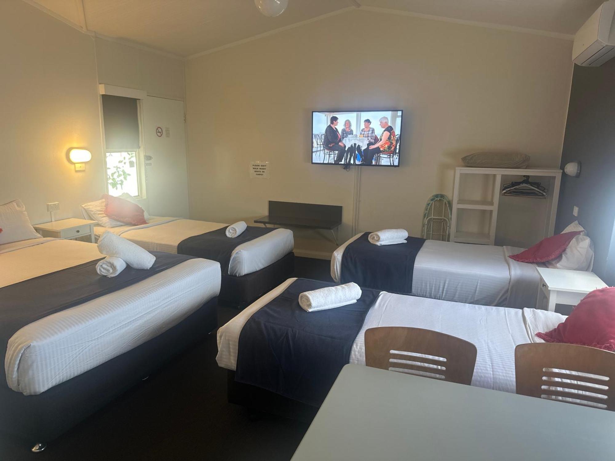 Memphis Motor Inn Parkes Eksteriør billede